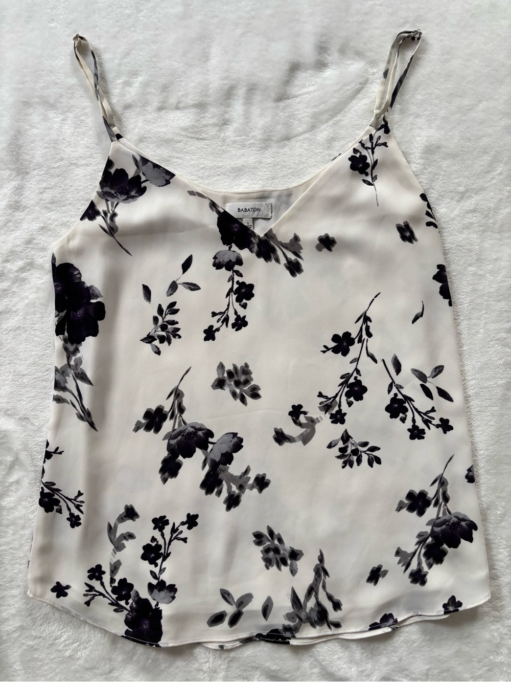 Aritzia Babaton sleeveless floral camisole